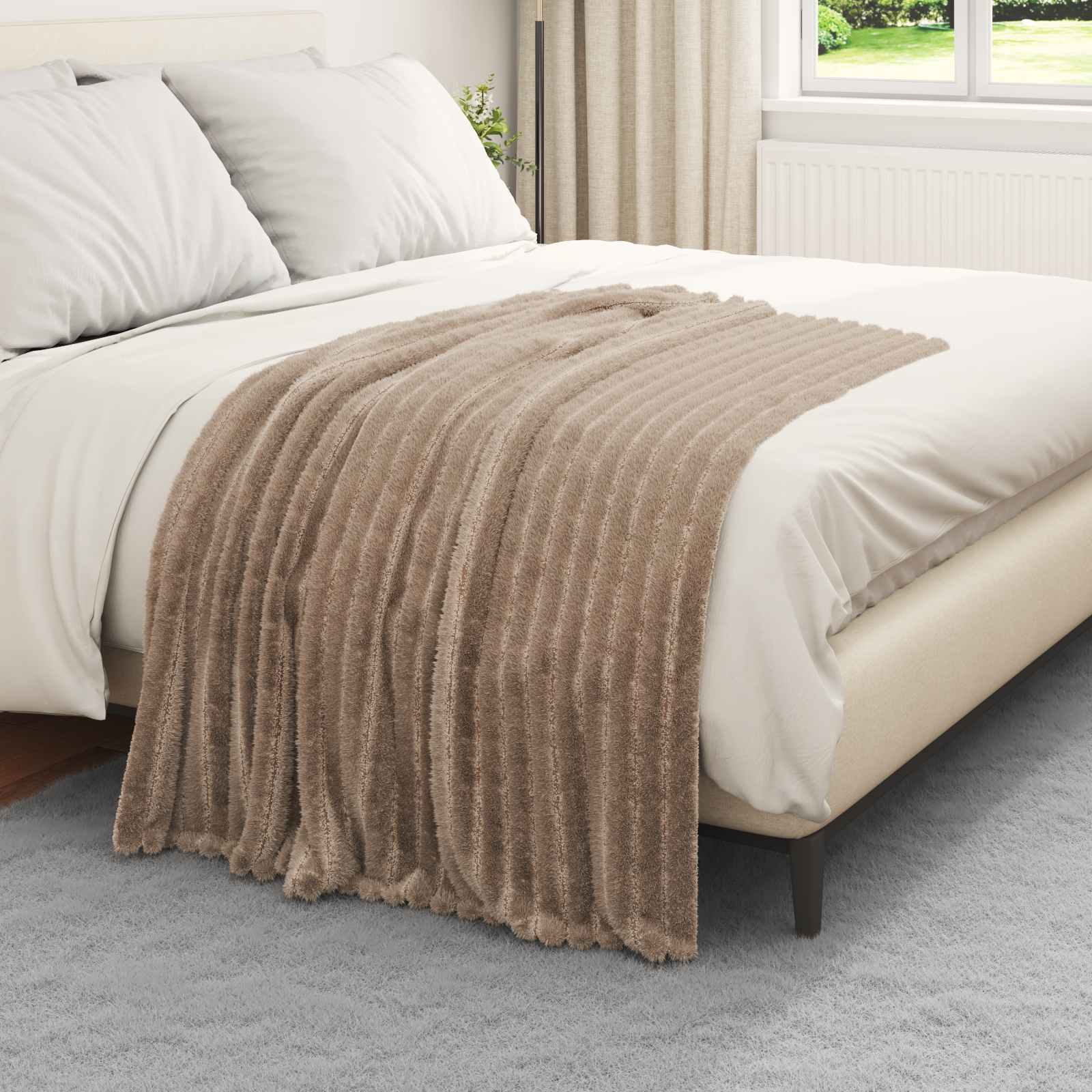 Überwurfdecke Beige 150 x 130 cm Fleece