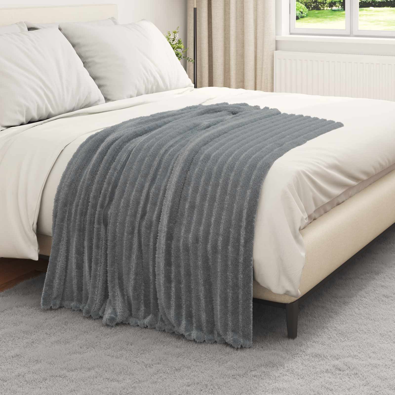 Überwurfdecke Beige 150 x 130 cm Fleece