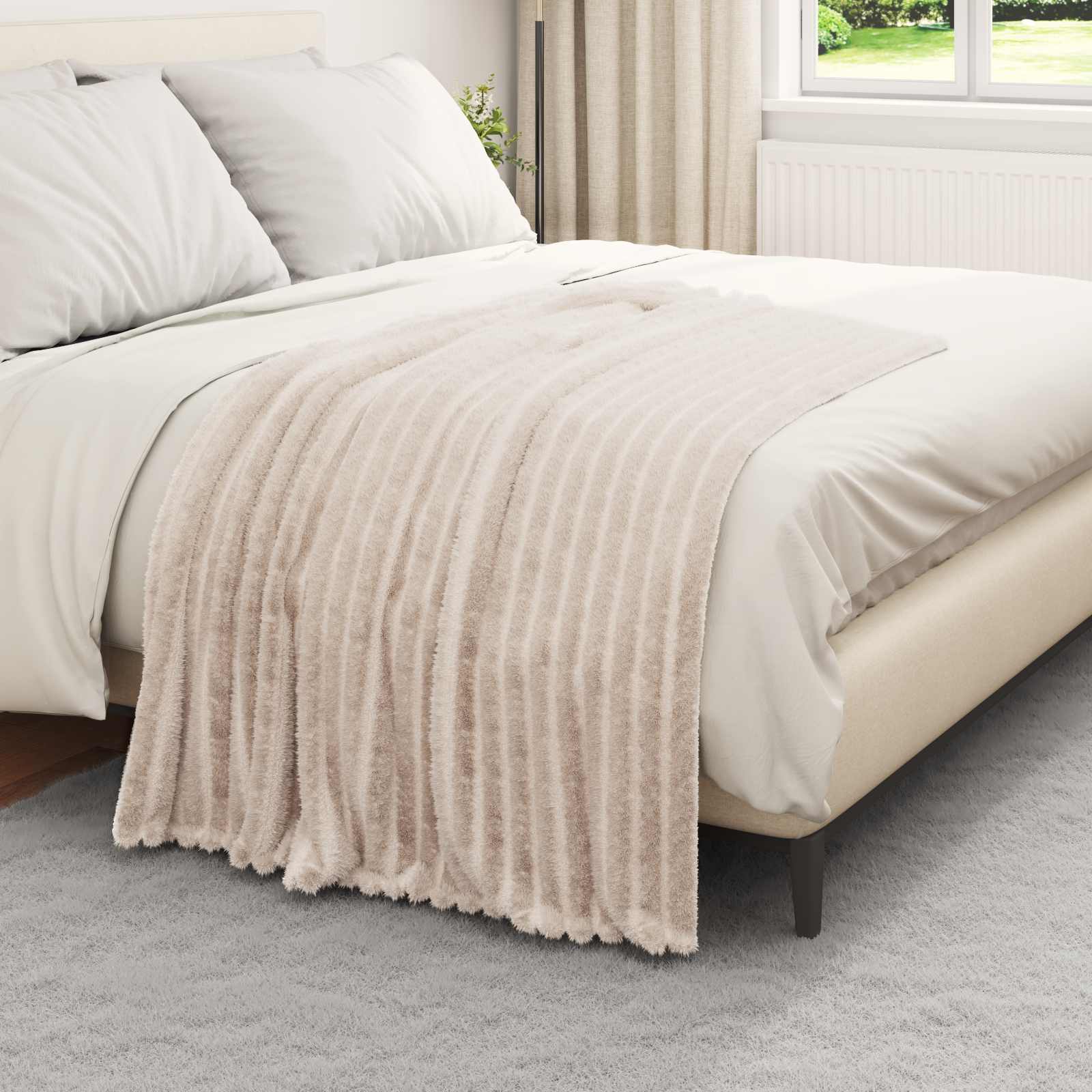 Überwurfdecke Beige 150 x 130 cm Fleece