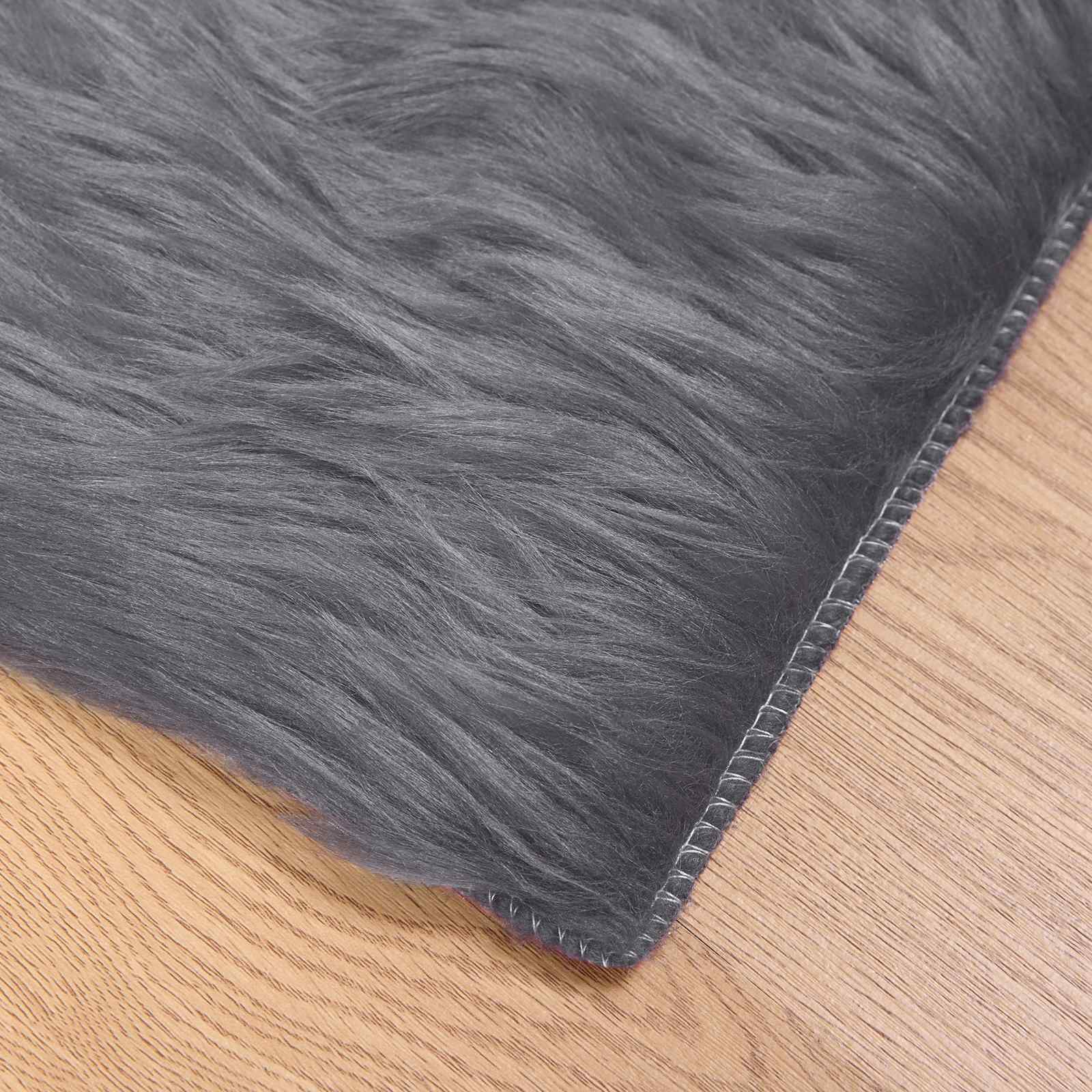 Teppich aus Kunstschaffell TAFALLA Weiß 60 x 110 cm Polyester