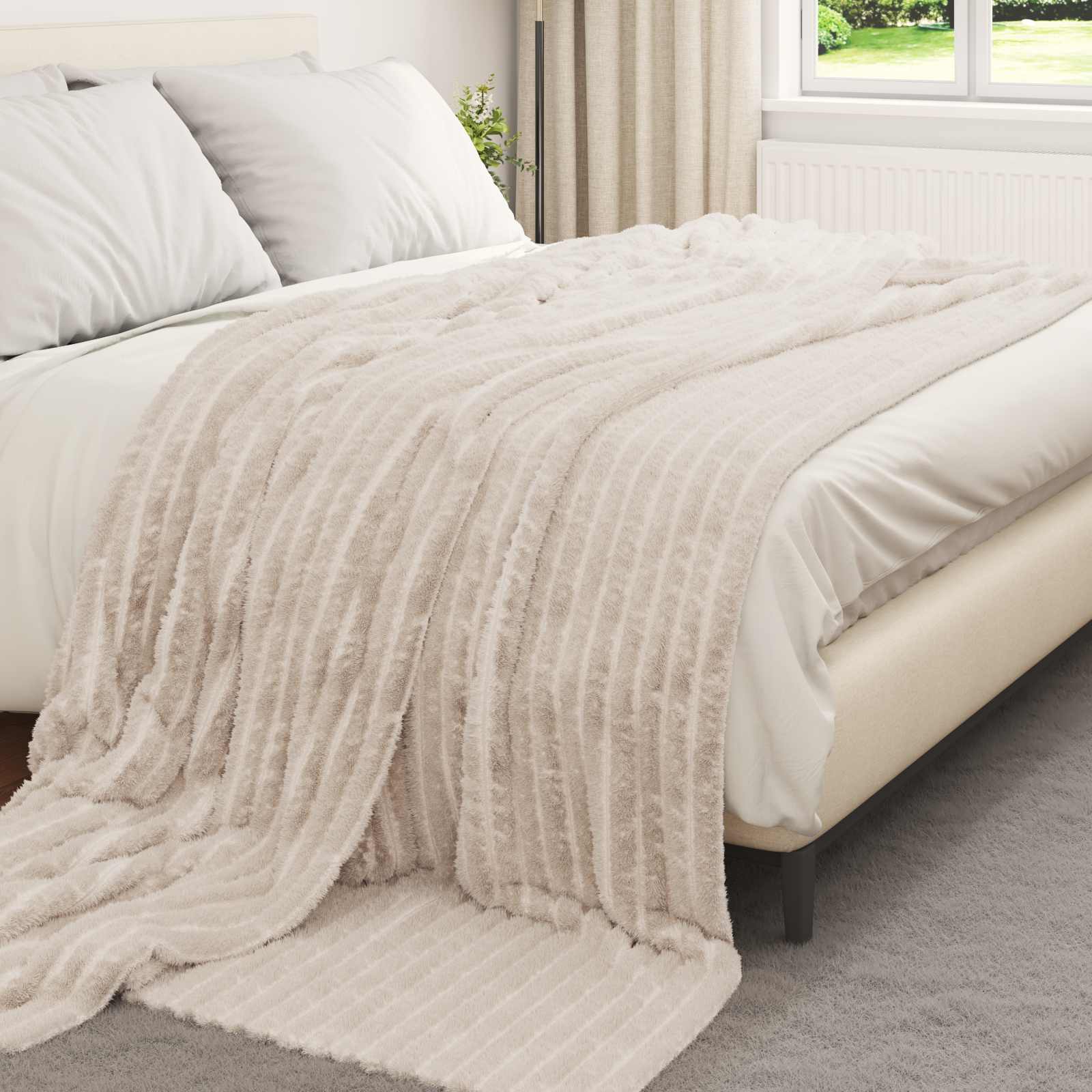 Überwurfdecke Beige 150 x 130 cm Fleece