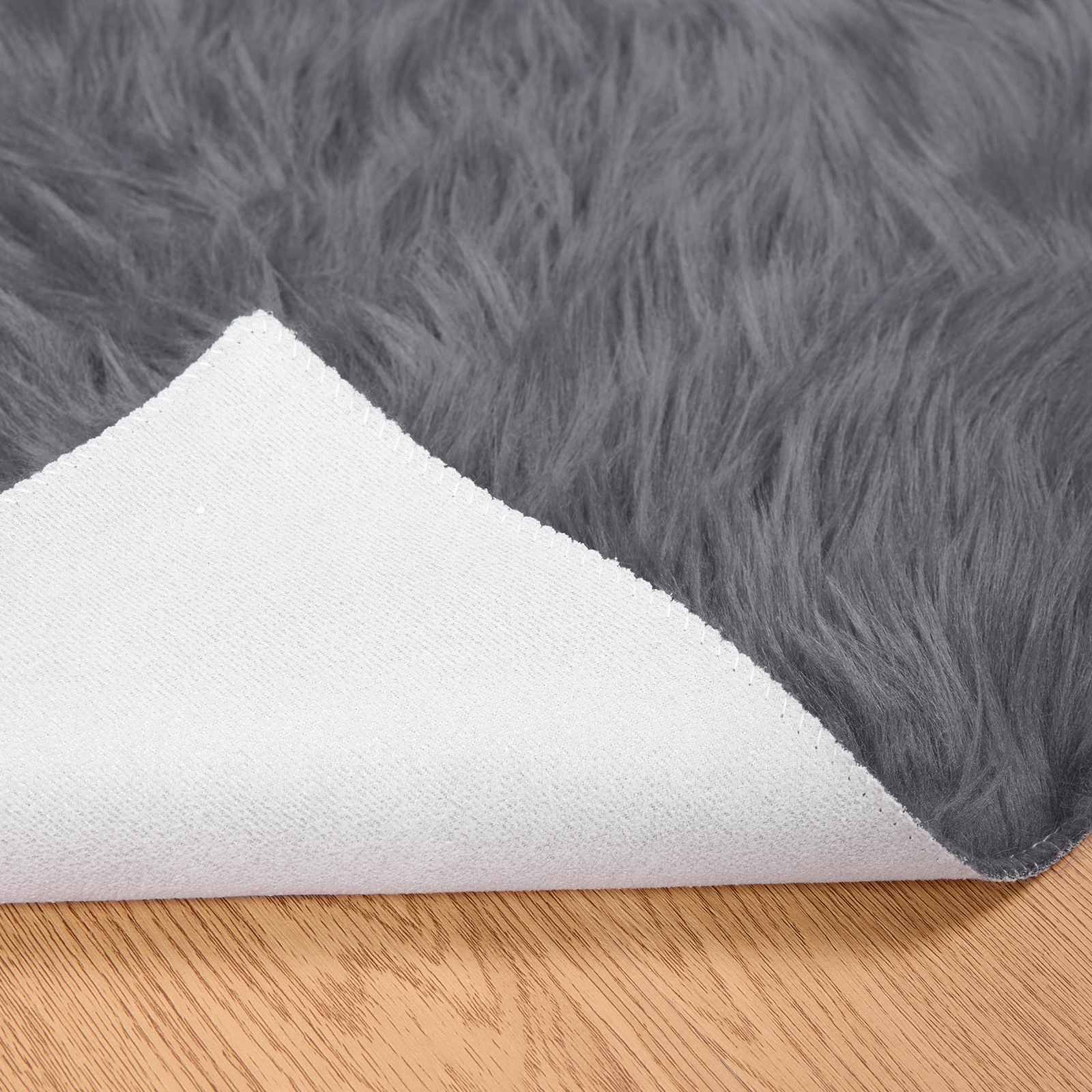 Teppich aus Kunstschaffell TAFALLA Weiß 60 x 110 cm Polyester
